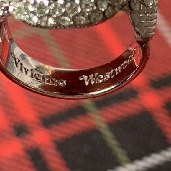 Vivienne Westwood Silver & Green Scarab Ring w/ Stones and Swarovski crystals - Picture 5 of 10